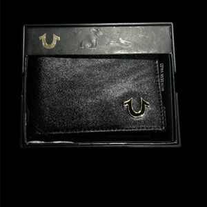 TRUE RELIGION HORSESHOE BLACK LEATHER WALLET